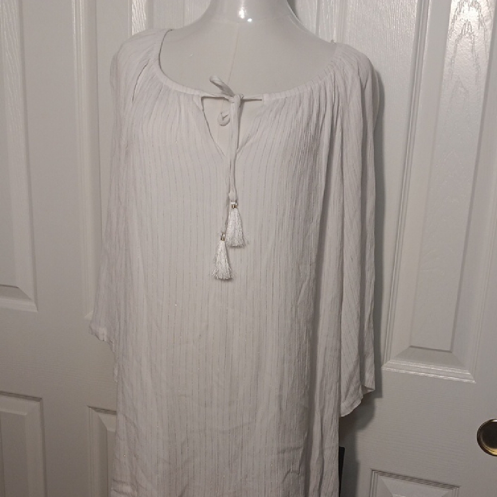 NWT. JM Collection White Boho Tassel Tunic Top With Gold Striping.